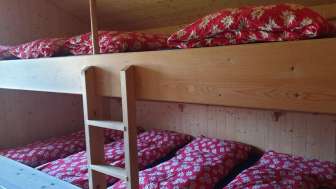 Dormitorio de almacenamiento masivo